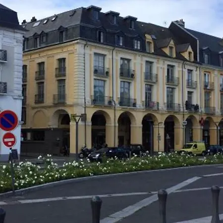 Rue Des Martyrs De La Resistance *